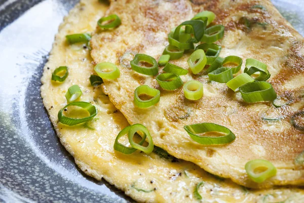 Scallion omlet lub omlet — Zdjęcie stockowe