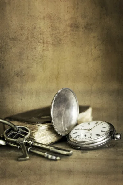 Vintage Grunge Still Life with Pocket Watch Old Book and Brass K — Stock Photo, Image