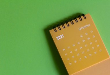 Ekim 2021 takvimi. Her randevuyu planlamak, düzenlemek ve yönetmek için bir masaüstü takvimi.