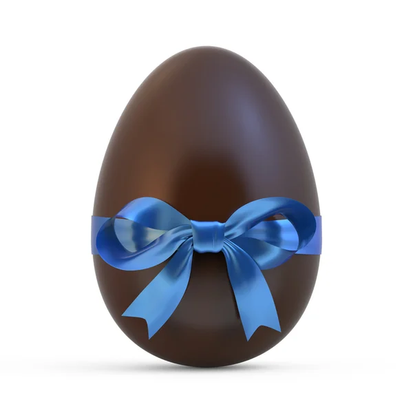 Пасхальное яйцо с голубой лентой на белом фоне — стоковое фото