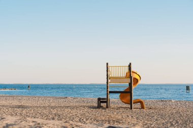 Sarı Oyun Sahası Kum Sahili Kaydırağı