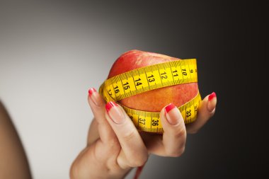 diyet apple ölçü bandı kadın el ile