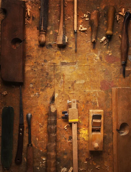 手上老的木制工作台工具的木材 — 图库照片