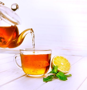  çaydanlık bardak çay ve limon