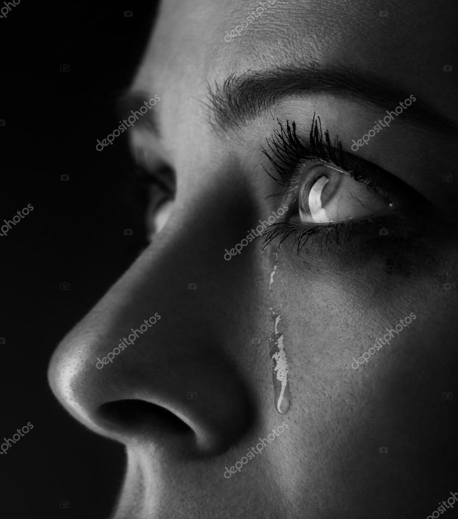 Beauty girl crying Stock Photo by ©chepko 122545082