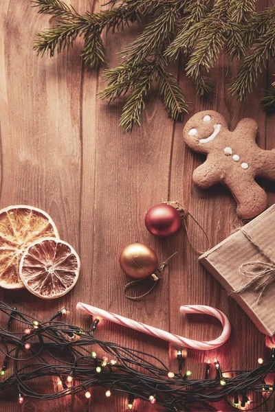Kerstboom Met Geschenkdoos Decoraties Houten Ondergrond Voor Belettering — Stockfoto