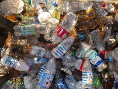 Plastik şişeler ve konteynırlar Çöp, kirlilik, Üst Manzara Belgorod, Rusya - Jun, 16, 2018: