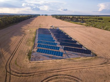 Hava Endüstriyel Görünüm Güneş Panelleri.