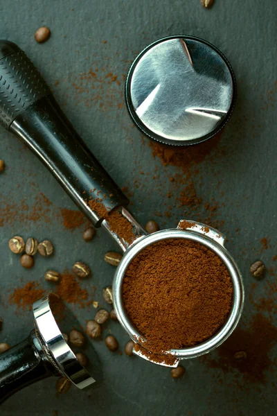 Portafilter Met Koffieboon Temperament Betonnen Tafel — Stockfoto