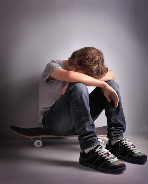 Triste adolescente — Foto Stock