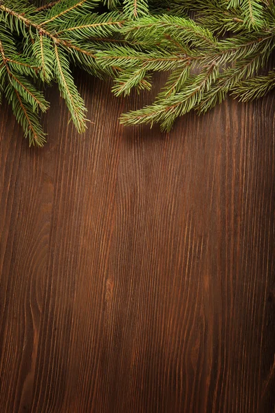 Albero di Natale su sfondo di legno — Foto Stock