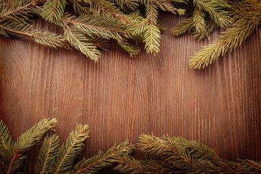 Ahşap arka planda noel ağacı 