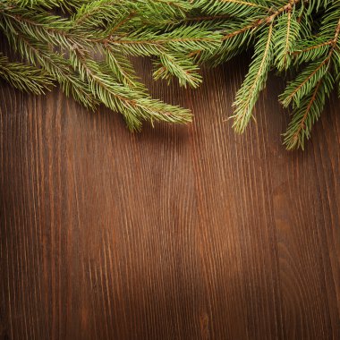 Ahşap arka planda noel ağacı 