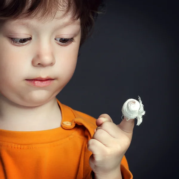 Wond, focus op vinger — Stockfoto