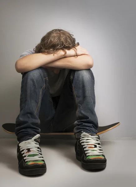 Triste adolescente — Foto Stock