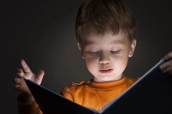 Boy read book — Stock Photo, Image