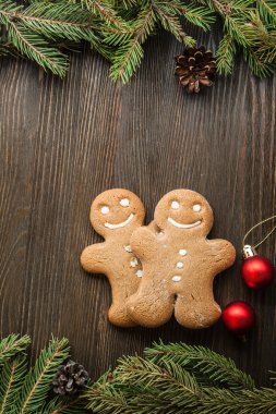 gingerbread Noel ağacı ve hediye