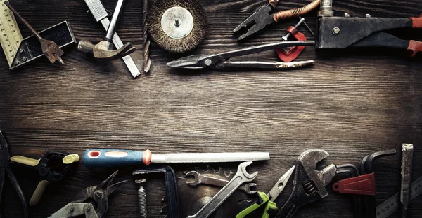 aşınmış eski araçlar