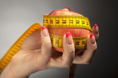 diyet apple ölçü bandı kadın el ile