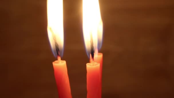 Три палаючих свічок — стокове відео