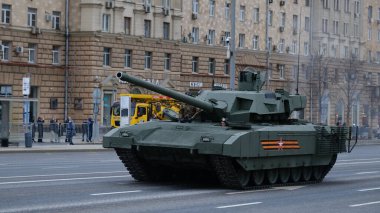 Moskova, Rusya Federasyonu, 05.09.2021: Zafer Günü 'ne adanmış askeri teçhizat geçidi şehrin merkez caddelerinde olabilir.