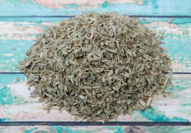 Kurutulmuş tarhun otlar