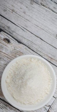 Kurutulmuş Hindistan cevizi tozu