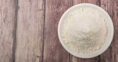 Kurutulmuş Hindistan cevizi tozu