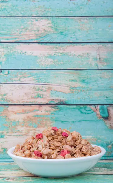 Frühstück Müsli in weißer Schüssel — Stockfoto