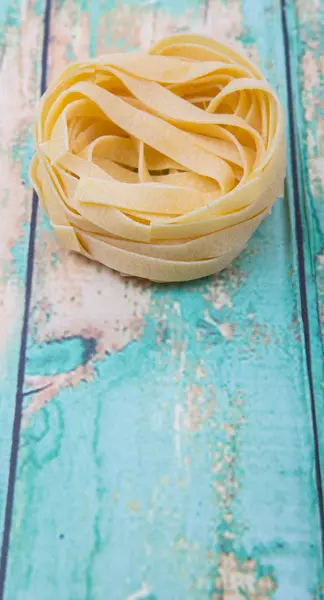 Torkade Tagliatelle Pasta — Stockfoto