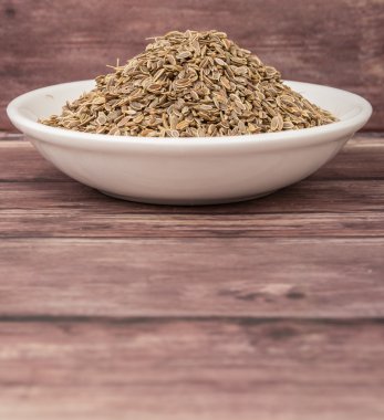 Kurutulmuş anason tohumu