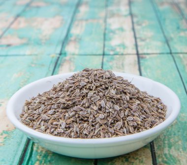 Kurutulmuş anason tohumu