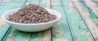 Kurutulmuş anason tohumu