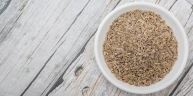 Kurutulmuş anason tohumu