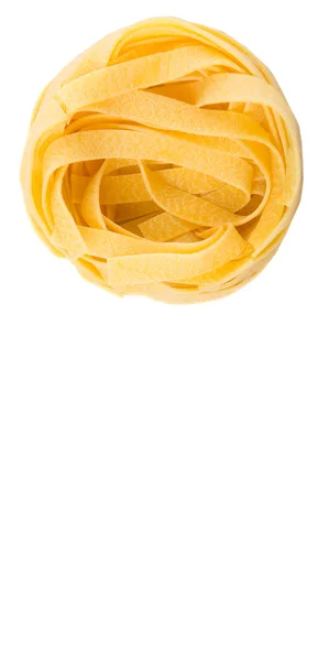 Gedroogde Tagliatelle Pasta Witte Achtergrond — Stockfoto