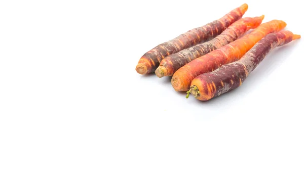 Farbenfrohe frische Möhren — Stockfoto