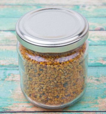 Arı polen Mason kavanoza