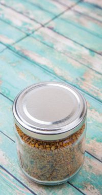 Arı polen Mason kavanoza