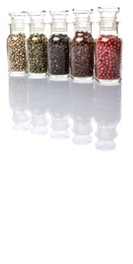 Cam şişe içinde peppercorns değişiklik