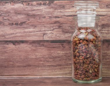 Cam şişe Szechuan biber