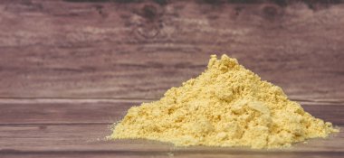 Topraklı hardal tozu