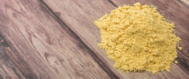 Topraklı hardal tozu