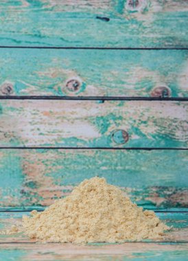 Topraklı hardal tozu