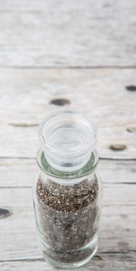 siyah-beyaz chia tohumu