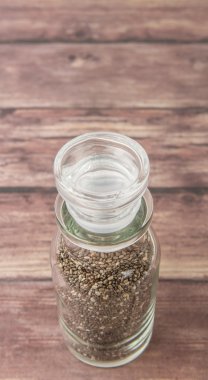 siyah-beyaz chia tohumu