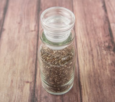 siyah-beyaz chia tohumu