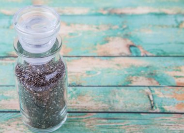 siyah-beyaz chia tohumu