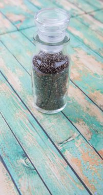 siyah-beyaz chia tohumu