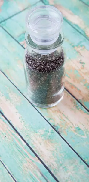 Sementes de chia preto e branco — Fotografia de Stock