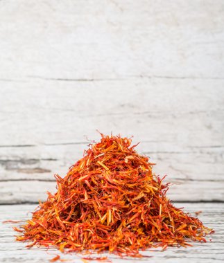 Ahşap üzerine kurutulmuş aspir